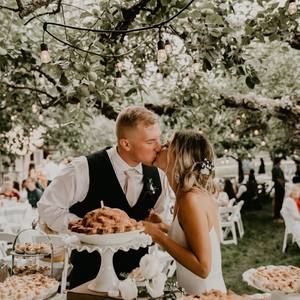 Meet your Posher, Claire